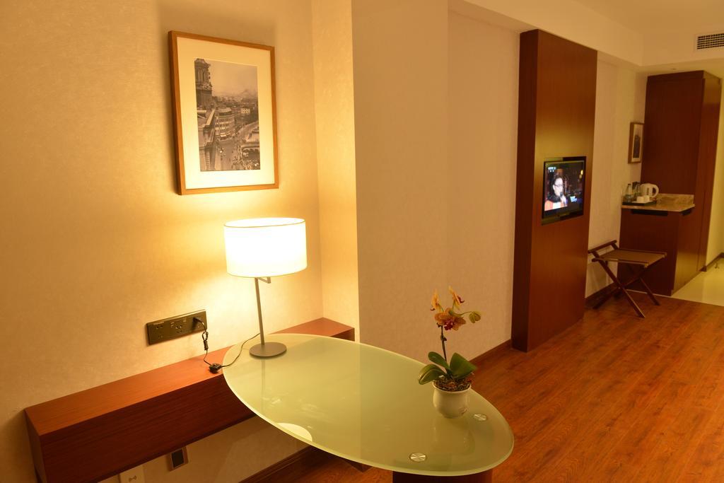 Yitel Ningbo Old Bund Hotel Room photo